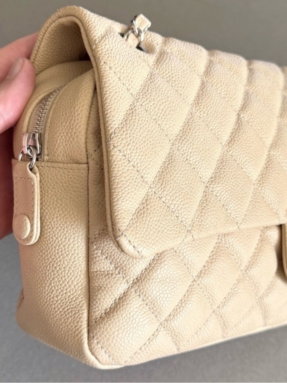 CHANEL Caviar Classic Flap Bag with Silver Chain 100% authentic - Picture 3 of 9